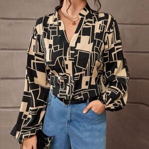 NWT, Lavishly Paris Women’s Geo Print Notched Neck Blouse